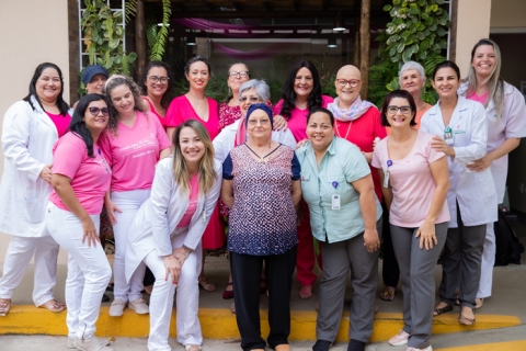 Campanha Outubro ms da sade da mulher valoriza mulheres em tratamento quimioterpico